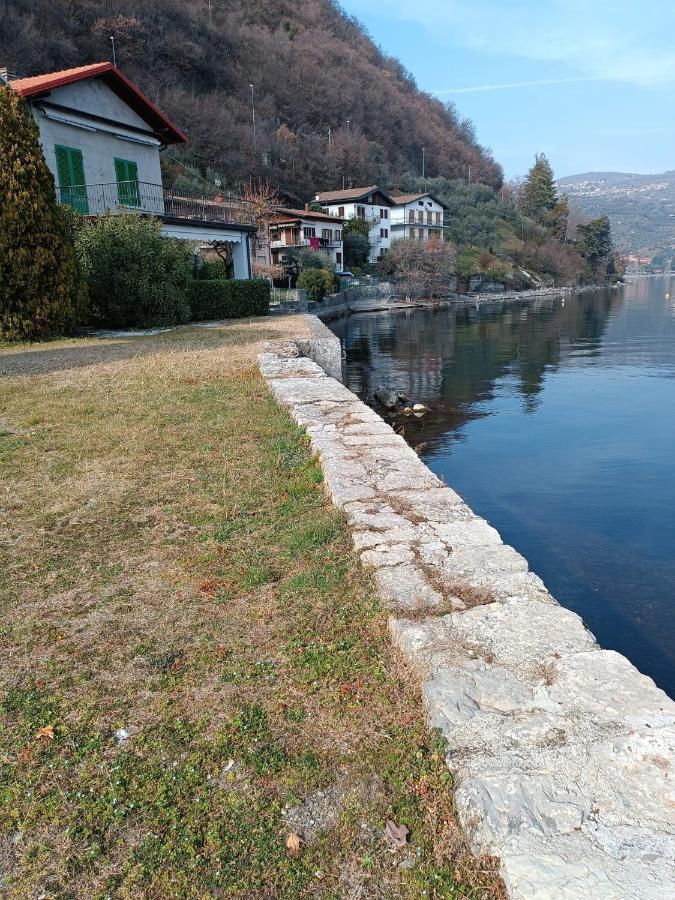 Studio Zu - Lakeside Apartment Riva di Solto Buitenkant foto
