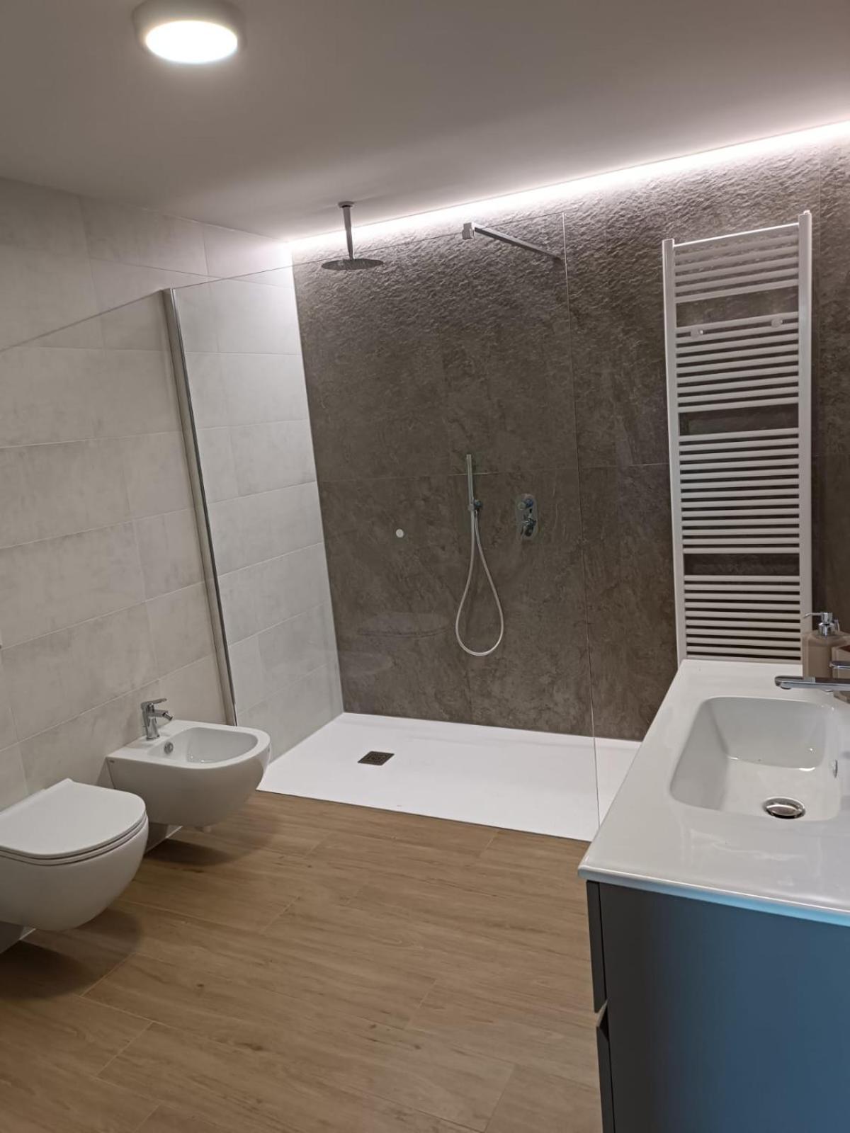 Studio Zu - Lakeside Apartment Riva di Solto Buitenkant foto