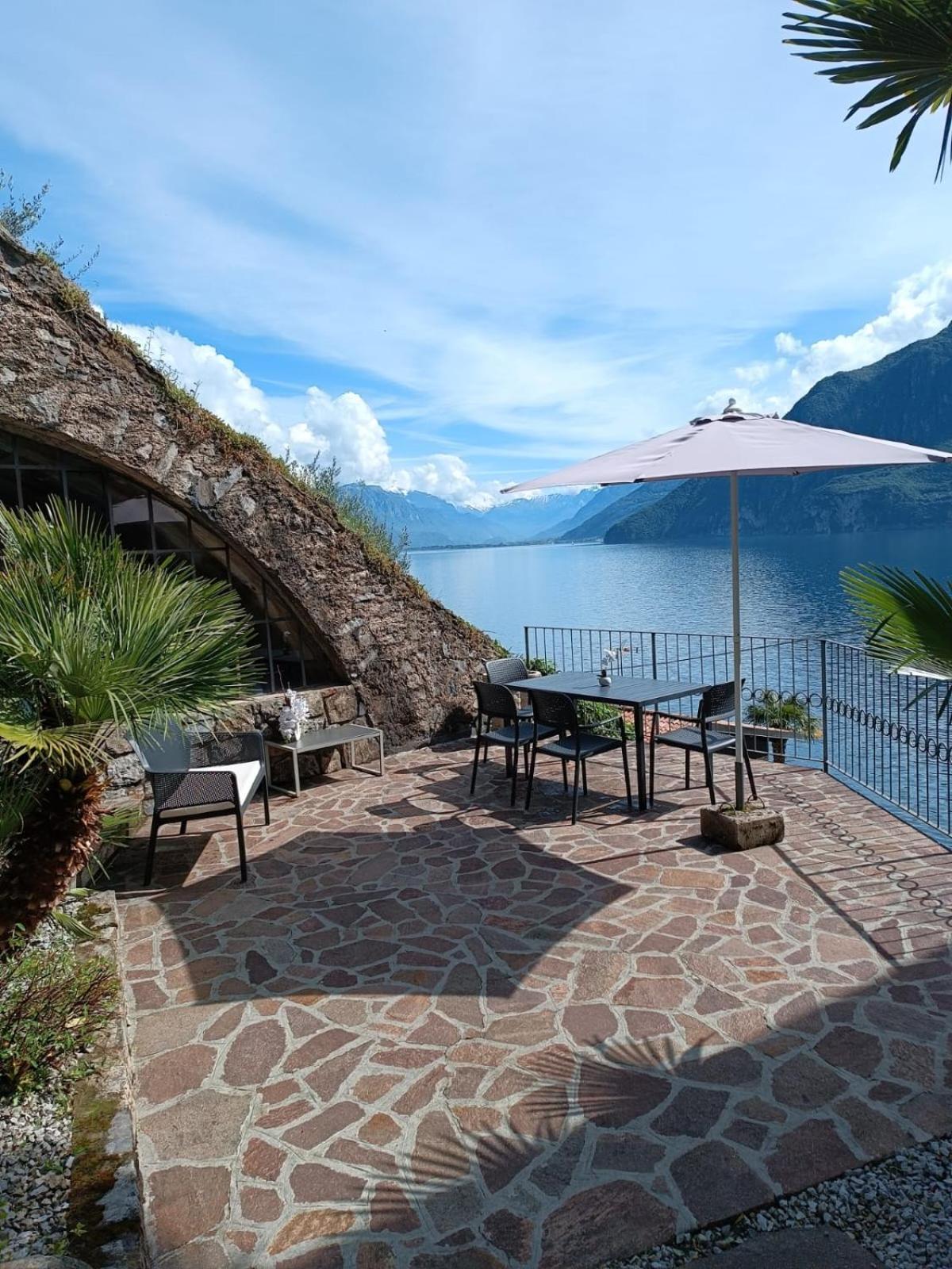 Studio Zu - Lakeside Apartment Riva di Solto Buitenkant foto