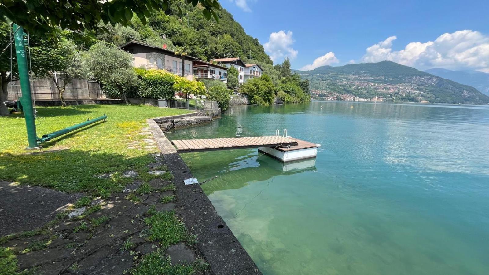 Studio Zu - Lakeside Apartment Riva di Solto Buitenkant foto