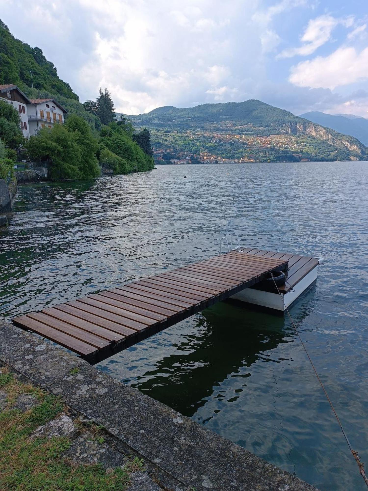 Studio Zu - Lakeside Apartment Riva di Solto Buitenkant foto