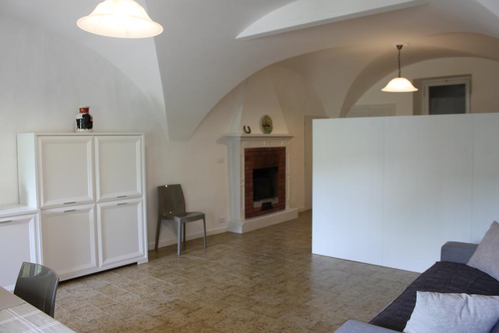Studio Zu - Lakeside Apartment Riva di Solto Buitenkant foto